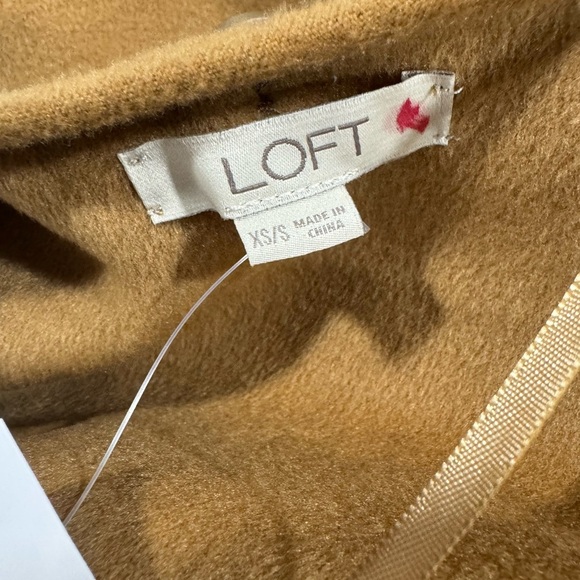 NWT Loft Sz XS luxuriously oversized wrap with removable scarf - Picture 11 of 12